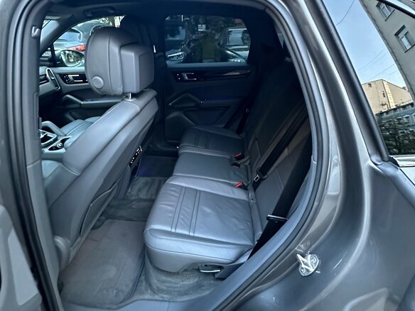 2019 Porsche Cayenne III, серый, 5800000 рублей - вид 15