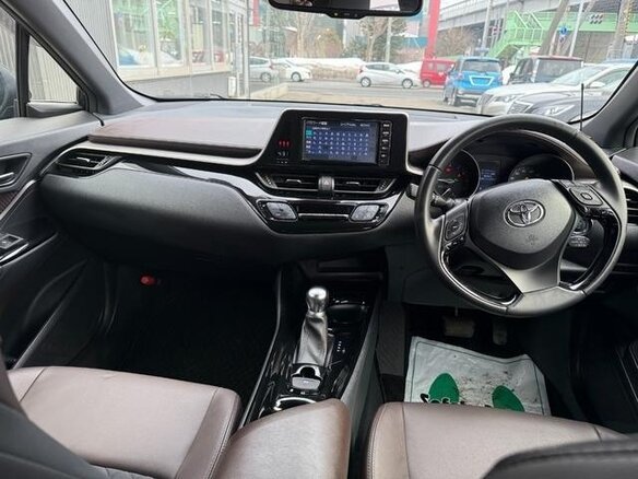 2023 Toyota C-HR I Рестайлинг, чёрный, 1696000 рублей - вид 6