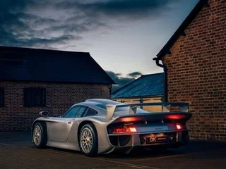 1997 Porsche 911 GT1 996, серебристый, 1000000000 рублей, вид 2