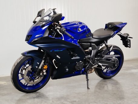 2022 Yamaha YZF-R7, синий, 799000 рублей, вид 4