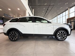 2026 Lada (ВАЗ) Vesta SW Cross I Рестайлинг (NG), белый, 2098000 рублей, вид 4