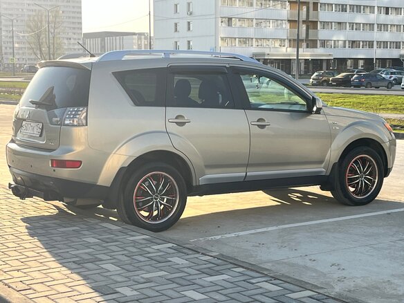 2008 Mitsubishi Outlander II, бежевый, 1200000 рублей - вид 6