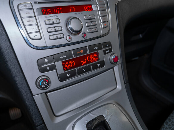 2008 Ford S-MAX I, чёрный - вид 13