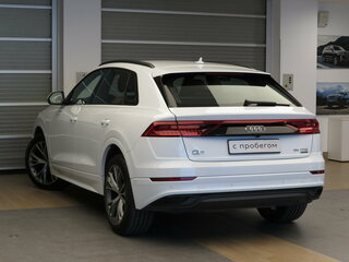2019 Audi Q8 55 TFSI I (4M), белый, 5799000 рублей, вид 4