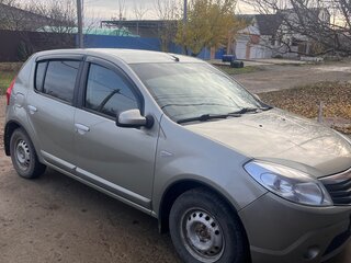 2011 Renault Sandero I, бежевый, 530000 рублей, вид 2