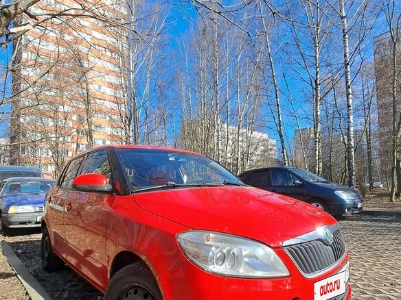 2011 Skoda Fabia II Рестайлинг, красный, 520000 рублей - вид 8