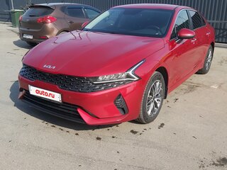 2022 Kia K5 III, красный, 2750000 рублей, вид 4