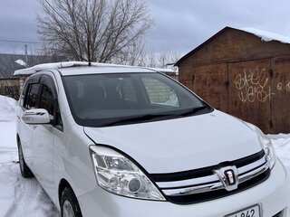 2013 Toyota ISis I Рестайлинг, белый, 1480000 рублей, вид 2