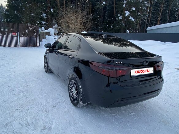 2013 Kia Rio 5-speed III, чёрный, 800000 рублей - вид 6