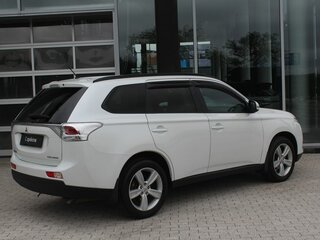 2013 Mitsubishi Outlander III, белый, 1055000 рублей, вид 4