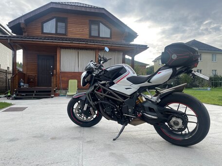 2010 MV Agusta Brutale 1090, белый, 670000 рублей, вид 2