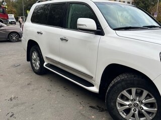 2015 Toyota Land Cruiser 200 Series Рестайлинг 2, белый, 4700000 рублей, вид 4