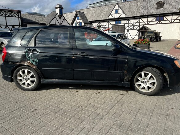 2004 Kia Spectra I Рестайлинг 2, чёрный, 200000 рублей - вид 1