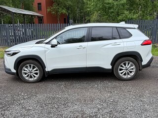 2025 Toyota Corolla Cross I Рестайлинг, белый, 2990000 рублей, вид 4