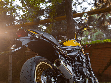 2024 Kawasaki Z 900RS, жёлтый, 1400000 рублей, вид 4