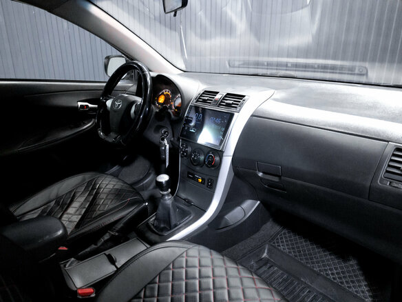 2013 Toyota Corolla X (E140, E150) Рестайлинг, белый - вид 15