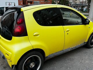 2007 Peugeot 107 I, жёлтый, 350000 рублей, вид 2