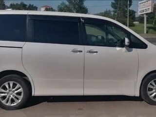 2011 Toyota Noah II (R70), белый, 1530000 рублей, вид 4