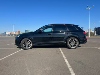 2019 Audi Q7 50 TDI II (4M) Рестайлинг, чёрный, 5900000 рублей, вид 5
