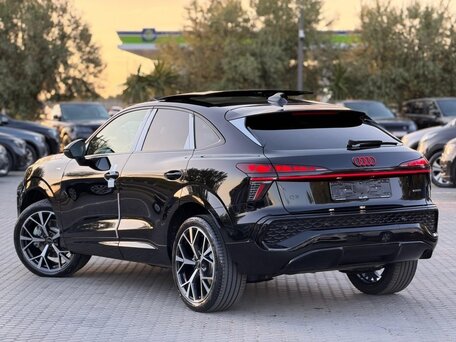 2026 Audi Q3 TFSI III (FJ), чёрный, 7150000 рублей, вид 5