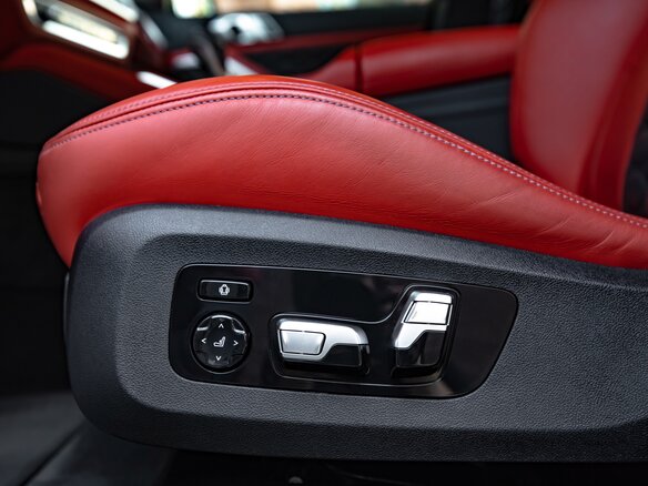 2021 BMW X6 M III (F96), белый, 13000000 рублей - вид 27