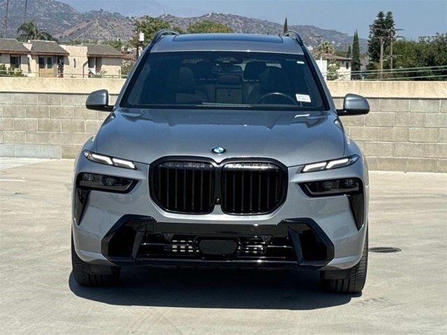 Открыть фотографии: BMW X7 I (G07) Рестайлинг