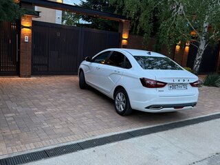 2024 Lada (ВАЗ) Vesta I Рестайлинг (NG), белый, 1230000 рублей, вид 3