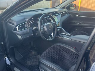 2020 Toyota Camry VIII (XV70), чёрный, 4000000 рублей, вид 5