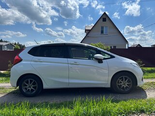 2019 Honda Fit III Рестайлинг, белый, 1200000 рублей, вид 4