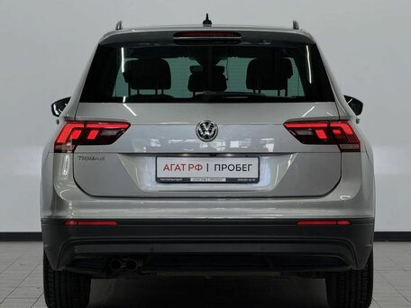 2019 Volkswagen Tiguan II, серебристый, 2099000 рублей, вид 4