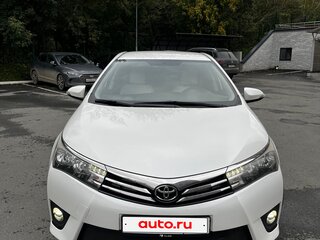 2013 Toyota Corolla XI (E160, E170, E180), белый, 1450000 рублей, вид 2