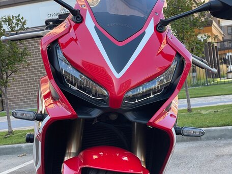 2020 Honda CBR 650R, красный, 790000 рублей, вид 3