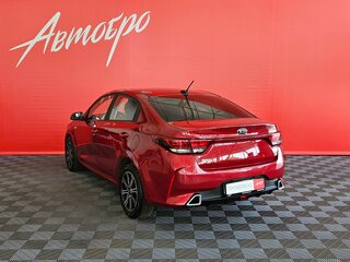 2021 Kia Rio IV Рестайлинг, красный, 1205000 рублей, вид 3