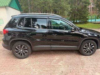 2016 Volkswagen Tiguan I Рестайлинг, чёрный, 1850000 рублей, вид 2