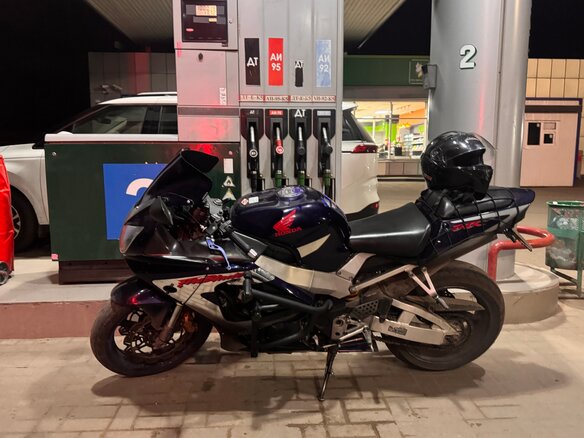 2001 Honda CBR 929RR Fireblade, фиолетовый, 500000 рублей - вид 2