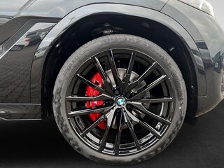 2025 BMW X6 40i III (G06) Рестайлинг, чёрный, 11737400 рублей, вид 4