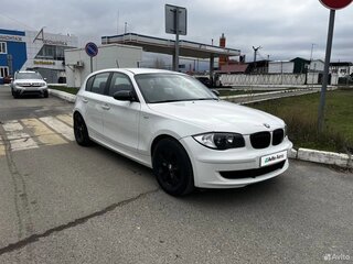2008 BMW 1 серии 116i I (E81/E82/E87/E88) Рестайлинг, белый, 750000 рублей, вид 4