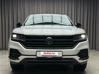 2020 Volkswagen Touareg III, белый, 4239000 рублей, вид 2