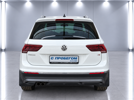 2017 Volkswagen Tiguan II, белый, 1560000 рублей, вид 3