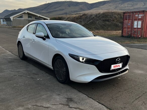 2026 Mazda 3 IV (BP), белый, 3600000 рублей - вид 3