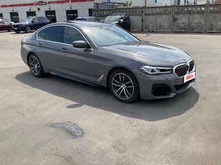 2021 BMW 5 серии 520i VII (G30/G31/G38) Рестайлинг, серый, 4500000 рублей, вид 4