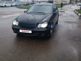 2005 Mercedes-Benz C-Класс 230 II (W203) Рестайлинг, чёрный, 710000 рублей, вид 1