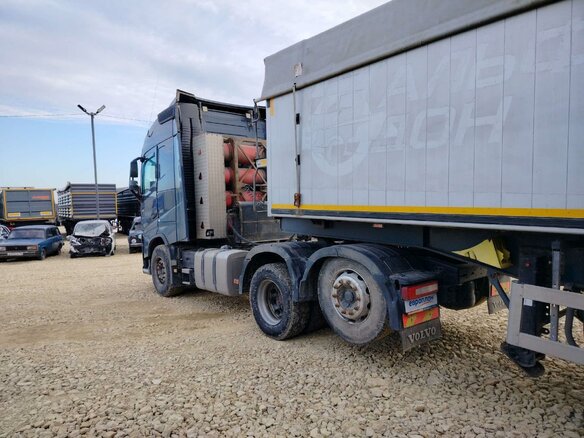 2019 Volvo FH, синий, 7607500 рублей - вид 3