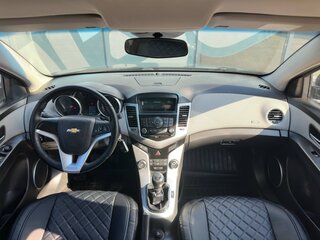 2012 Chevrolet Cruze I, чёрный, 696000 рублей, вид 2
