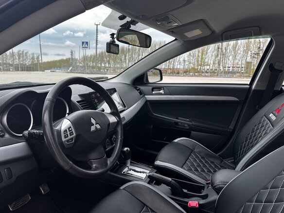2011 Mitsubishi Lancer X Рестайлинг, серый, 900000 рублей - вид 6
