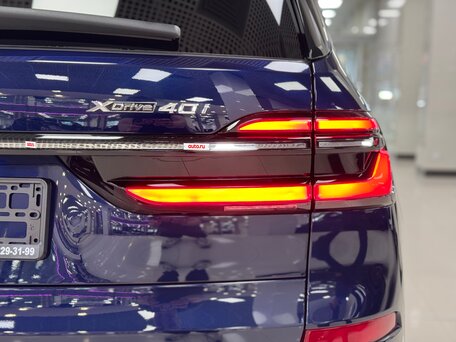 2023 BMW X7 40i I (G07) Рестайлинг, синий, 12701000 рублей, вид 5