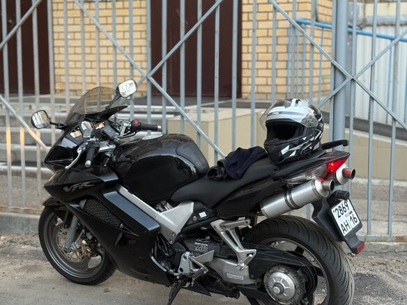 2006 Honda VFR 800, чёрный, 650000 рублей - вид 2