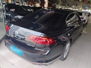 2024 Volkswagen Magotan B8 Рестайлинг, чёрный, 1700000 рублей, вид 4