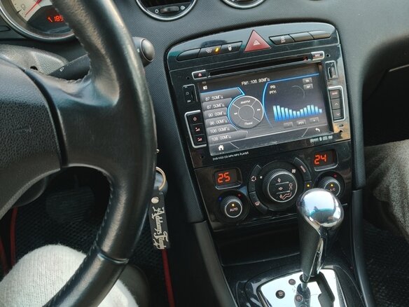 2012 Peugeot 408 I, красный, 400000 рублей - вид 4