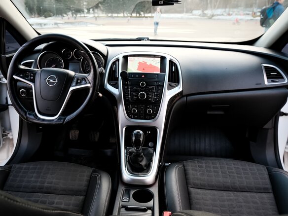 2012 Opel Astra GTC J Рестайлинг, белый, 880000 рублей - вид 16